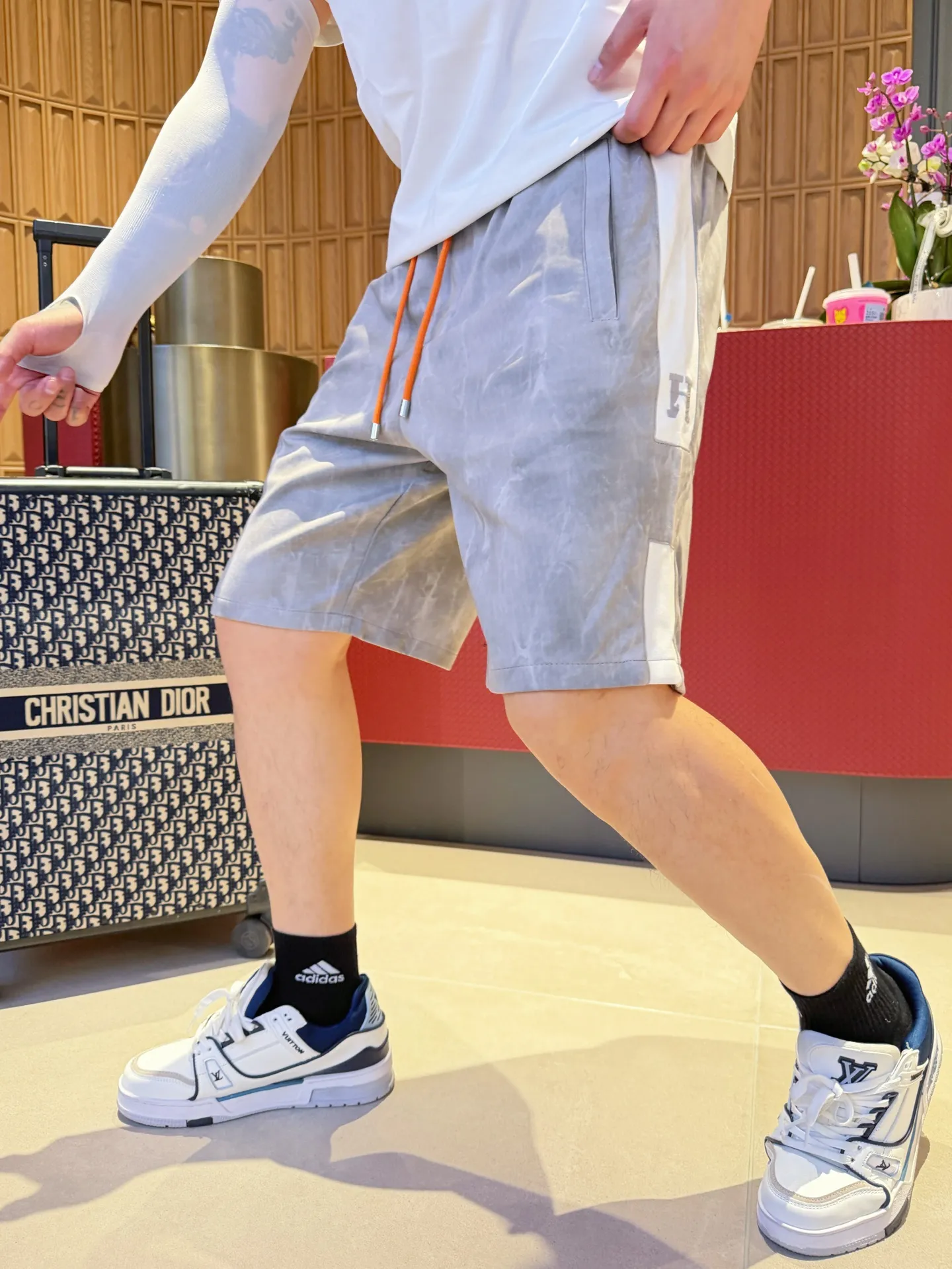 Hermès three-standard complete 2026 summer New Arrival men's casual shorts, advanced custom-made Breathable fabric, Breathable fabric, extremely stretchy and comfortable, impeccable details, top-grade accessories, original logo design concept, delicate and soft feel! The upper body fit is awesome! Size: M-XXXL Please state your height and weight when ordering